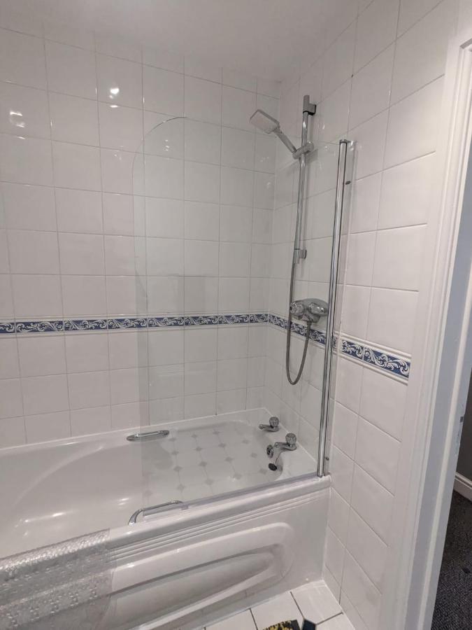 Stylish Modern Apartment, Free Secure Parking Allesley 外观 照片